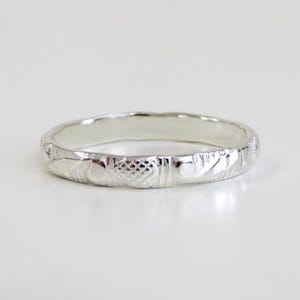 Fascia in argento, fascia in argento floreale, anello in argento, anello in argento sterling, anello in argento impilato, anello in argento con motivo, fede nuziale, fede nuziale SMA12