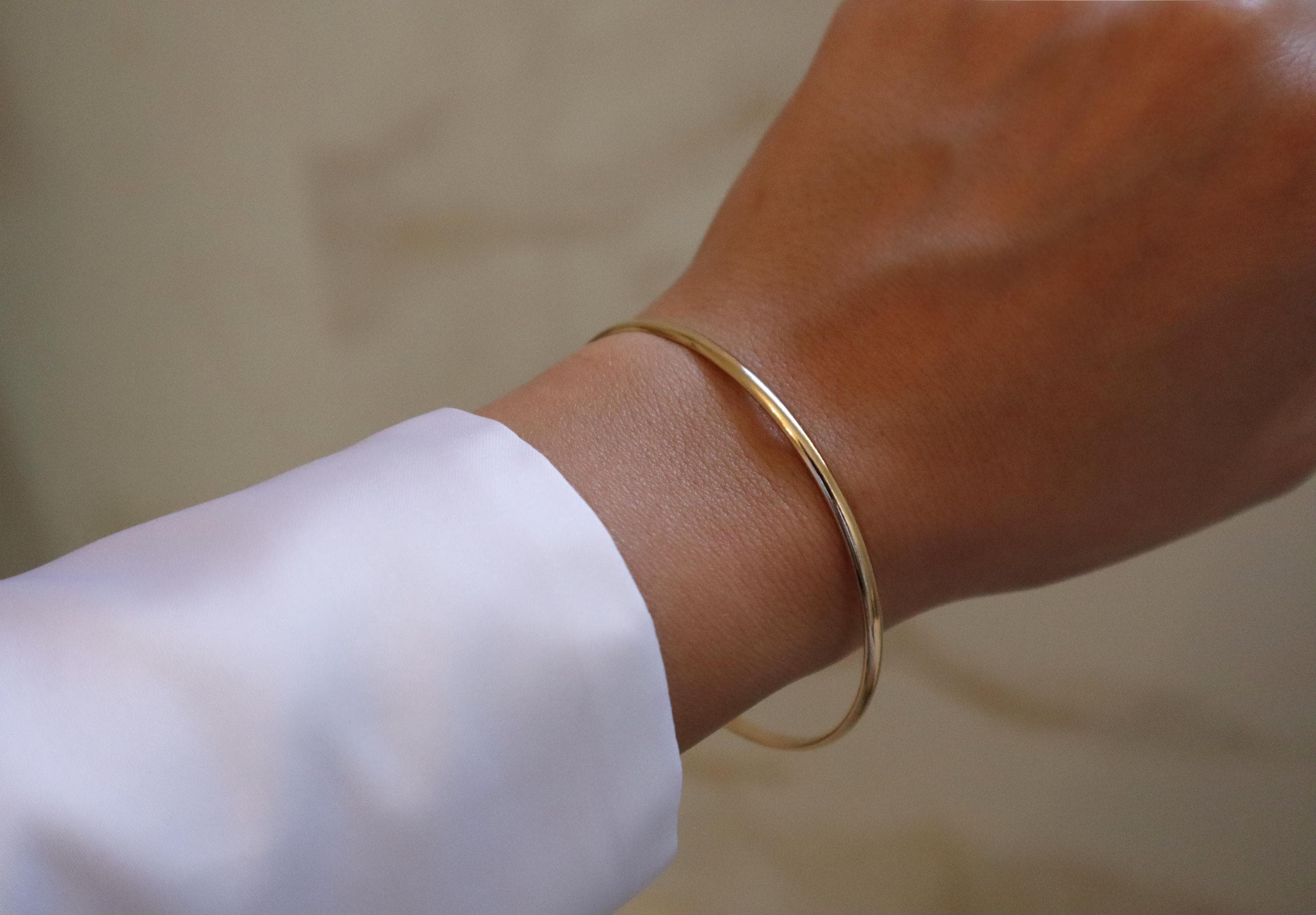 14k Gold Filled Bangle Bracelet, Minimalist Stacking Cuff - Etsy 日本