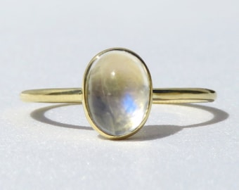 Rainbow Moonstone Ring, Gold Moonstone Ring, Oval Moonstone Ring, Moonstone Ring, 14k Solid Gold Ring, June Birthstone, Natural Moonstone