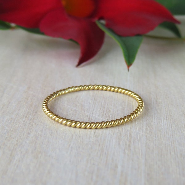 Simple Gold Ring, Twisted Ring, Thin Ring, 14k Gold Filled, Midi Ring, Thin Ring, Minimal Ring, Stacking Ring, Dainty Ring, Gold Ring