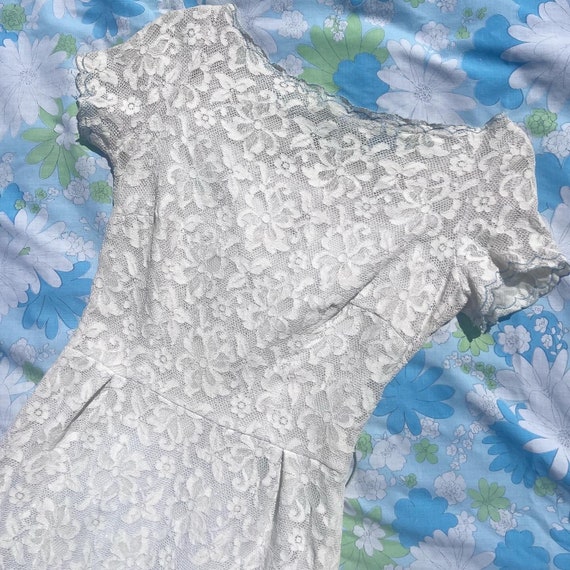 Vintage 1960s White Lace Cocktail Dress - Flair -… - image 2
