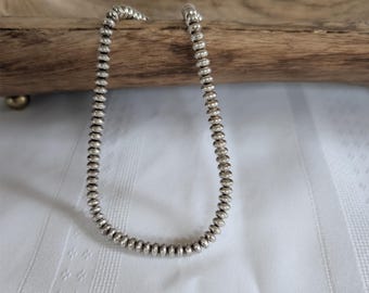 Panchina vintage Navajo con perle in argento da 6 mm, 76 cm