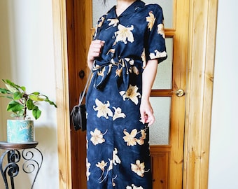 Conjunto a juego de blusa floral negra retro de los años 90 y falda larga