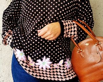 Women sweater, Vintage 90s black floral pattern oversize sweater jumper UK 12-16