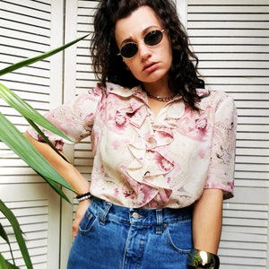 ヴィンテージシャツ、ヴィンテージ 90 年代パステルローズプリントフリルカラーブラウストップ