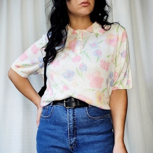 Pastel flower collared blouse, Vintage 90s white floral knit polo top, Retro knitted short sleeve, Quarter button knitwear blouse, M-L size