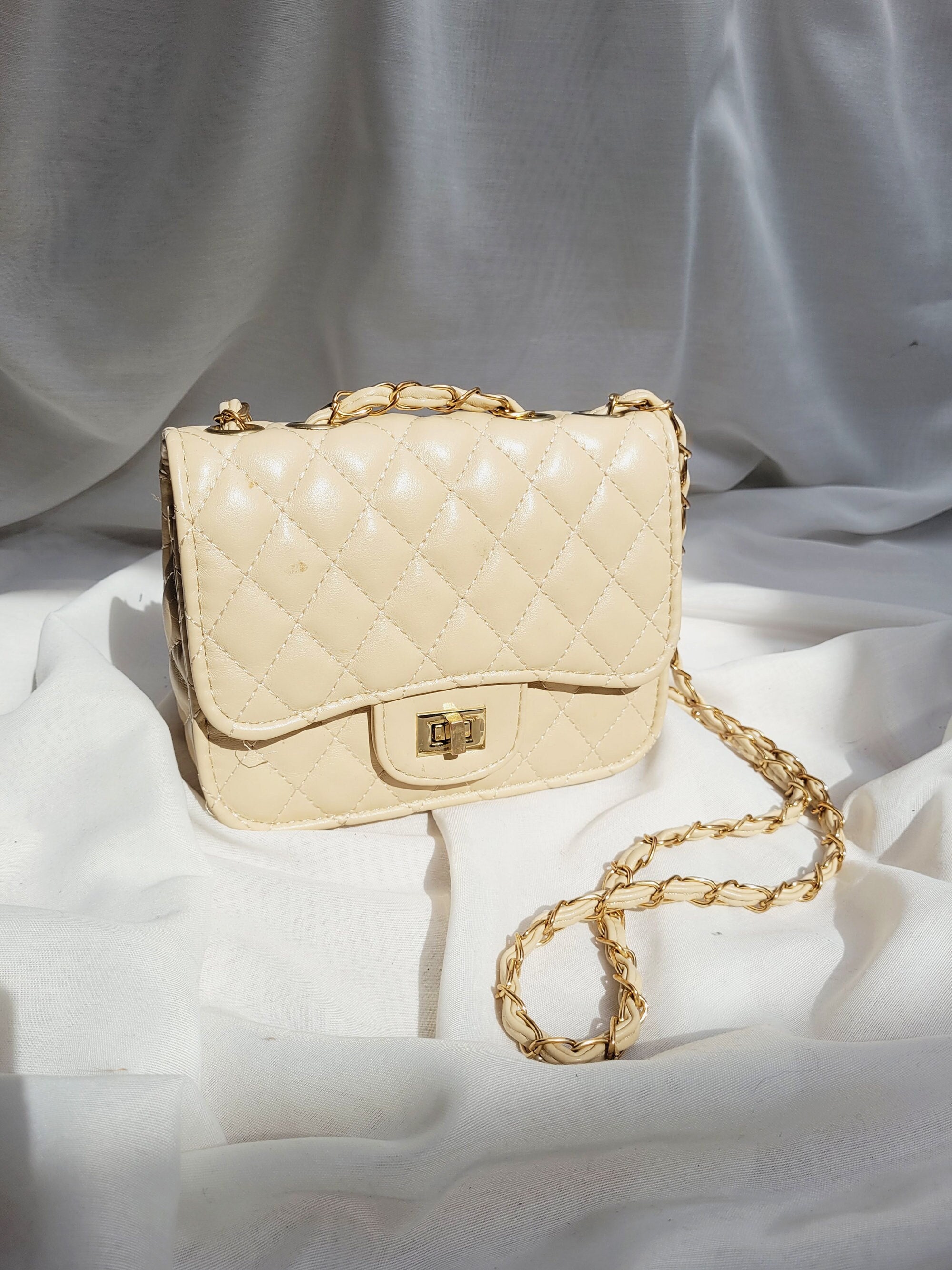 Cream Date Out Bag Vintage 90s Beige Padded Chain Small Crossbody Bag Purse