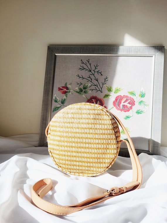 Vintage 90s brown straw round small crossbody bag - image 1