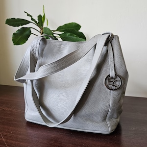 Retro 2000s grey leather minimalist shoulder purse handbag