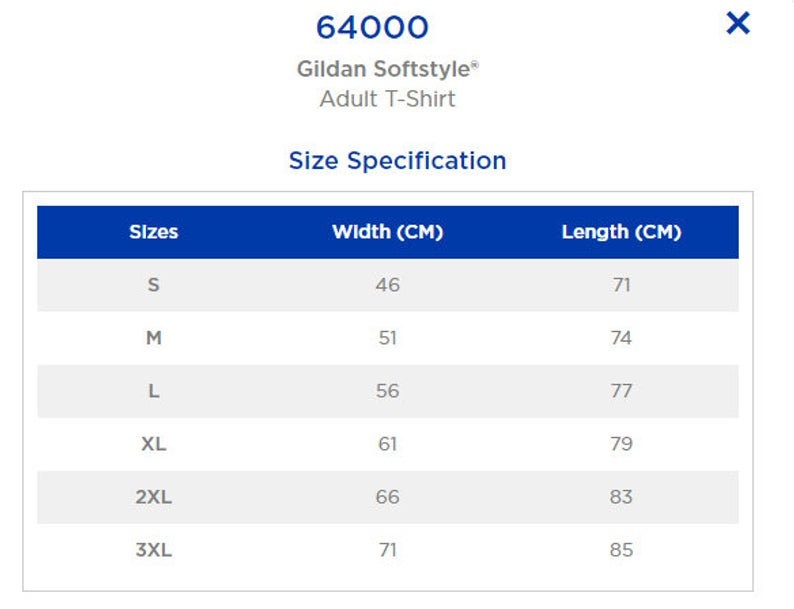 Puede incluir: Tabla de especificaciones de tallas para una camiseta Gildan Softstyle para adultos. La tabla, con un encabezado azul, enumera las tallas S a 3XL, con las medidas de ancho y largo correspondientes en cent&iacute;metros. El texto "64000" est&aacute; en la parte superior.