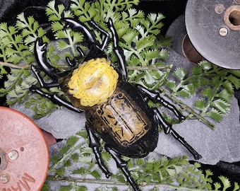 Study in Amber and Black - Resin Beetle Curio with Preserved Yellow Strawflower & Mini Tarot | Gothic Nature Art | Handmade Insect Sculpture