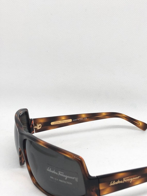 Ferragamo sunglasses best sale singapore