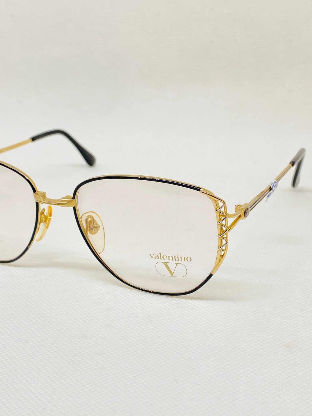 VALENTINO シオメトリックフレムサンクラス VLS130A670 0 Valentino Garavani V-Hexagon Titanium Sunglasses | Neiman Marcus