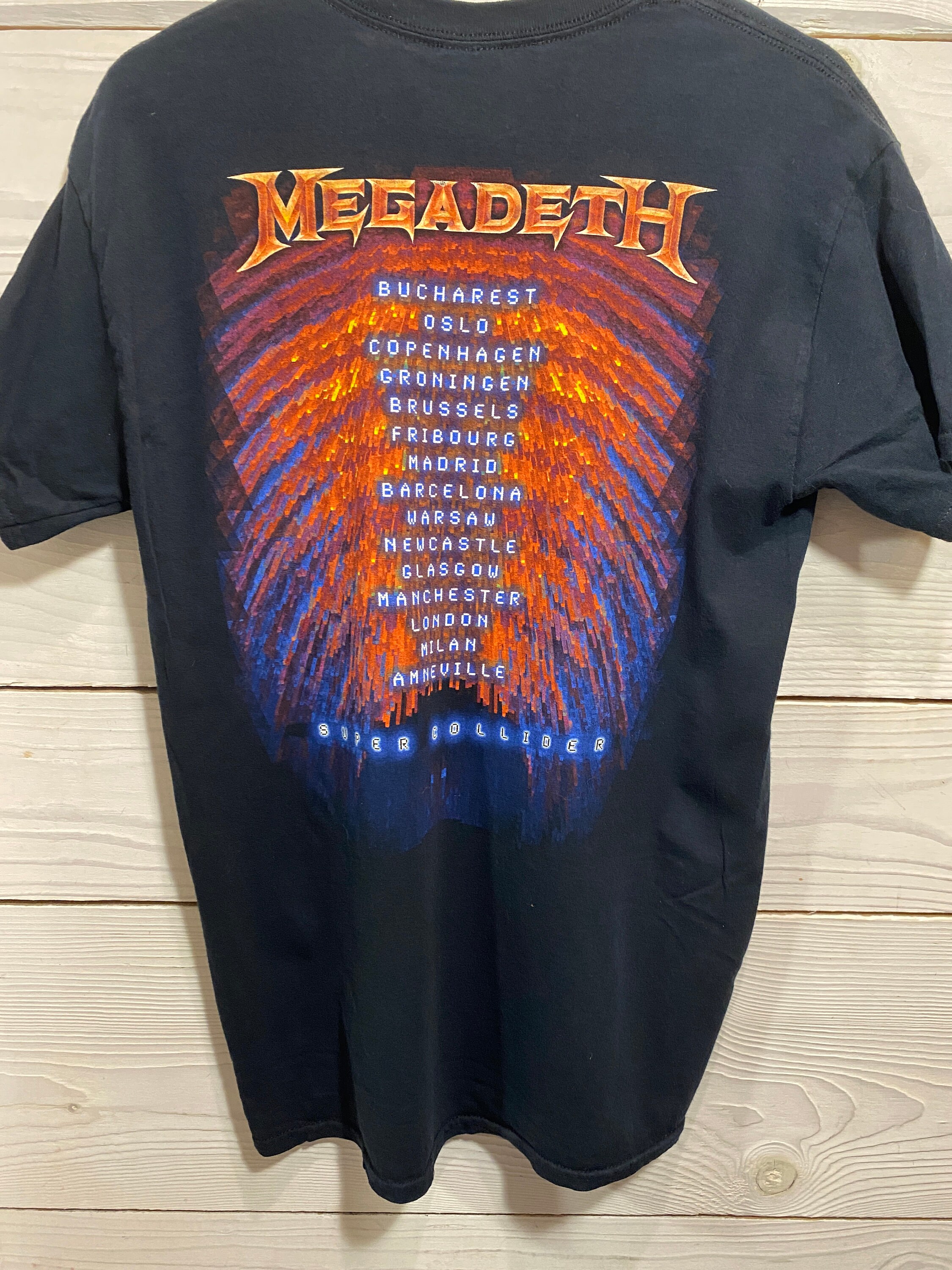 Newera■X MEGADETH Graphic T-shirt■送料込 MGD_CA21VNeck_front_grande.png