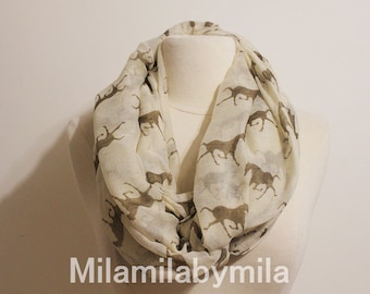 Horse Scarf, Horse Infinity Scarf, Brown Horse, Farm Animal, Wild Animal Scarf, Texas Cowboy, Cowgirl, Autumn Scarf,Ladies Women Scarves