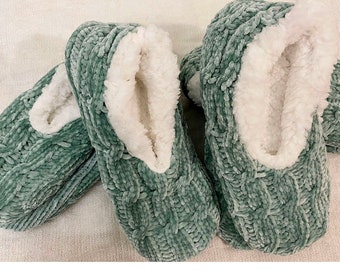 Christmas gifts, Cable knit chenille with sherpa lining and non-slip sole on slipper/sock
