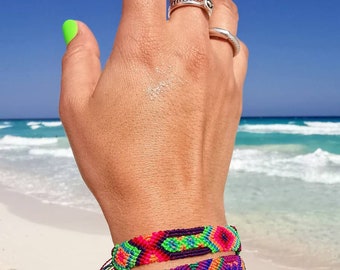 Friendship Bracelet Hand Woven, String Surfer Bracelet, Mexican Summer Bracelet, Pulsera Mexicana Tejida