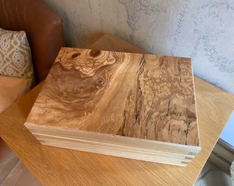 Keepsake Box - Oak Wood Case with Feature Olive Ash Burr Lid (Optional Personalisation)