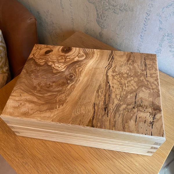 Keepsake Box - Oak Wood Case with Feature Olive Ash Burr Lid (Optional Personalisation)