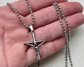 Stainless Steel Necklace Jesus Christ Crucifix Cross Pendant Necklace For Men Waterproof Cross Necklace Men's Jewelry Spiritual Jewelry