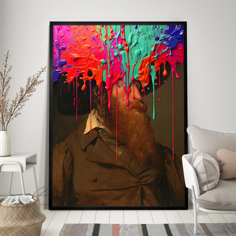 Puede incluir: Un retrato de un hombre con una larga barba, que lleva un abrigo marr&oacute;n. Salpicaduras de pintura de colores caen de arriba de su cabeza.