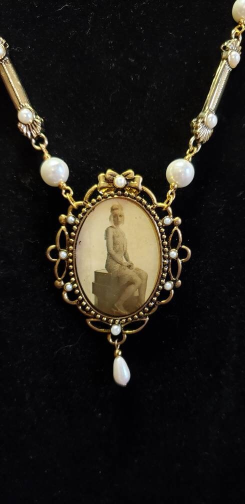 1920's Flapper Girl Style Necklace - Etsy