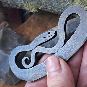 Ormen - En traditionell eldtändare av flint och stål med engelsk flinta - Bushcraft