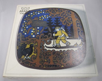 Arabië Finland Kalevala Jaarbord 1978 Vuosilautanen | Raija Uosikkinen | Finse vintage verzamelplaat | Originele doos | Noordse inrichting
