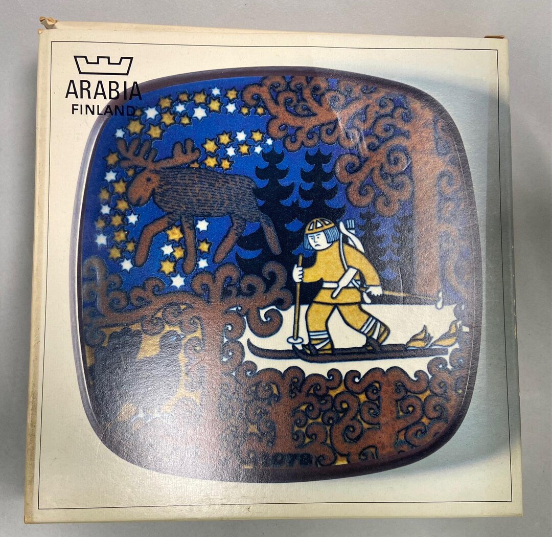 ARABIA - ARABIA Raija Uosikkinen KALEVALA 1978 箱付 Vuosilautanen 1978 With Box Arabia Finland KALEVALA Series