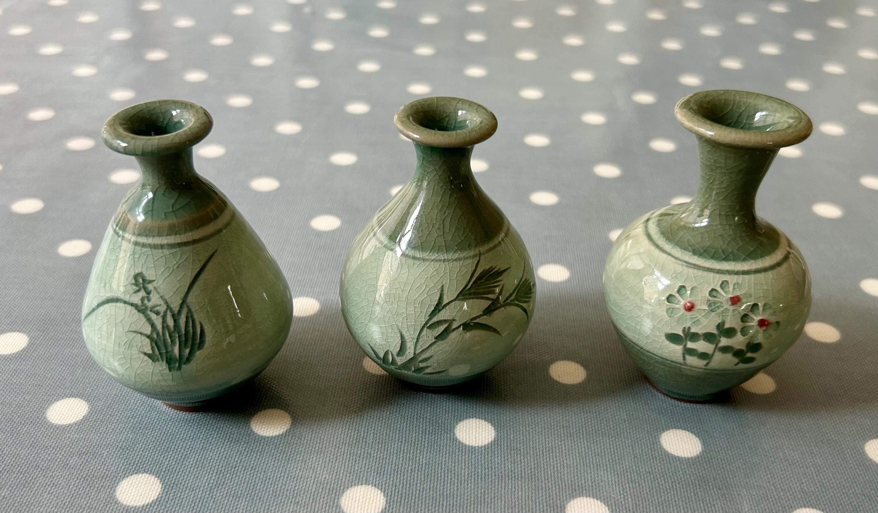 韓国製　陶磁器(青磁)　花瓶 ミニチュア韓国青磁花瓶セット - Etsy 日本