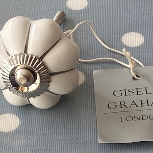 Gisela Graham  white with grey detail ceramic  handle drawer cupboard knob brand new