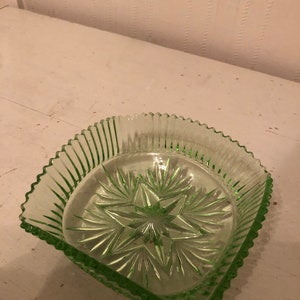 Vintage grüne Glasschale