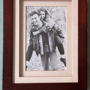 Cornice in legno vintage retrò, 6 x 4 pollici, shabby chic, lucidata a mano e rivestita di lacca.