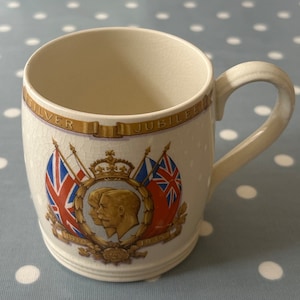 1910-1935  Silver Jubilee  H.M. King George VI & Queen Elizabeth Cup