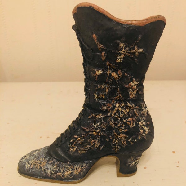 Boots Of Distinction viktorianischen Stil Resin Boot Figur von Creative Gifts