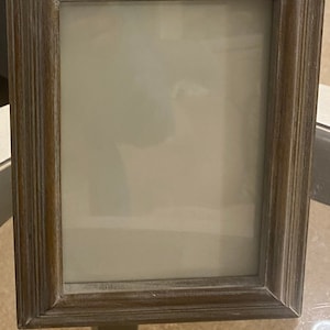 Retro Vintage Walnut wash Poplar Wood 6 1/2  x 4 1/2  inch sample frame by Sara Leigh Picture Frame Manufacturers, England