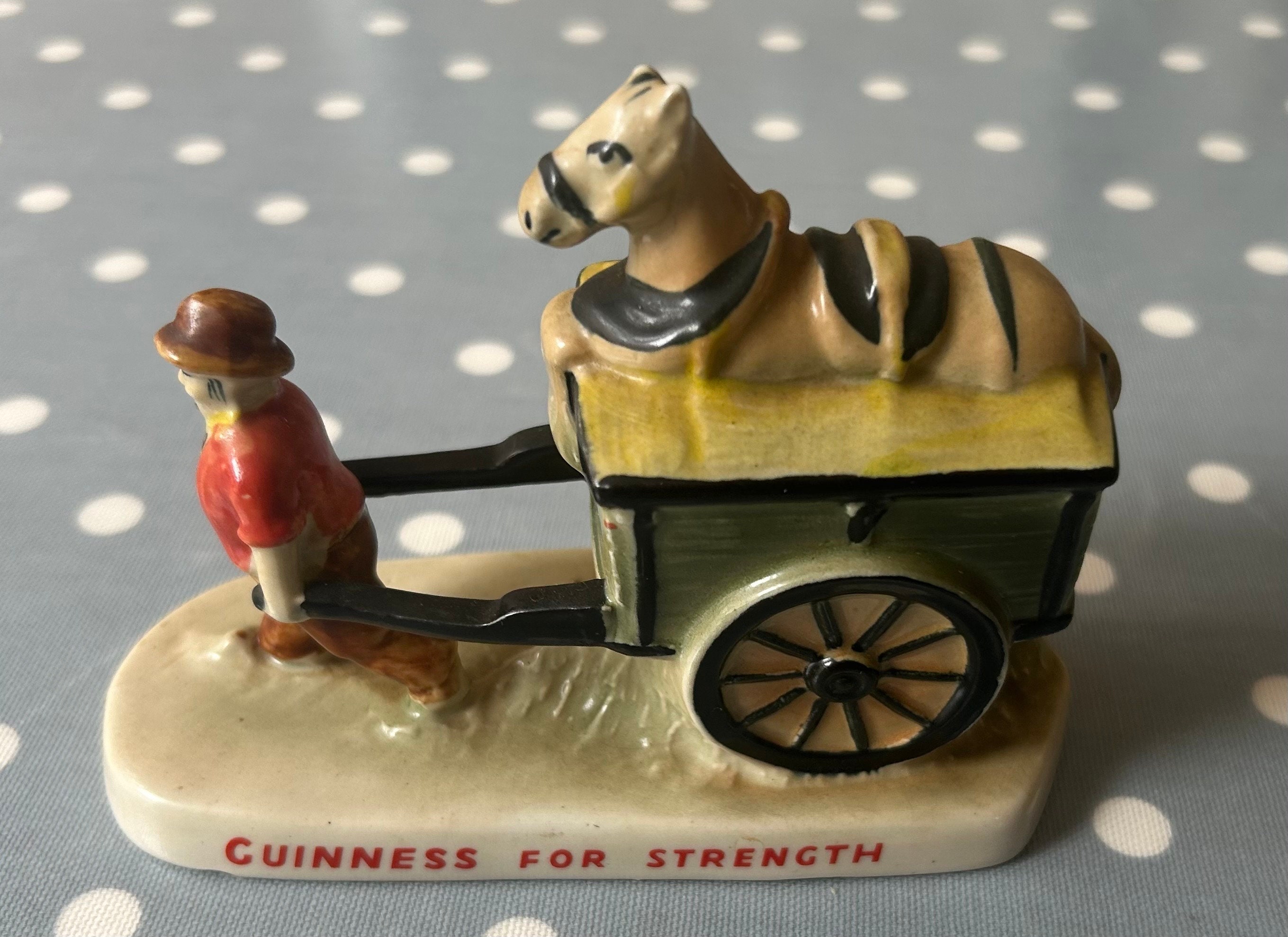 カールトンウェア製　GUINESS広告の陶製フィギュア カールトンウェア製 GUINESS広告の陶製フィギュア