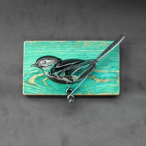 Rustic Metal Bird Wall Sculpture: Handmade Outdoor Decor