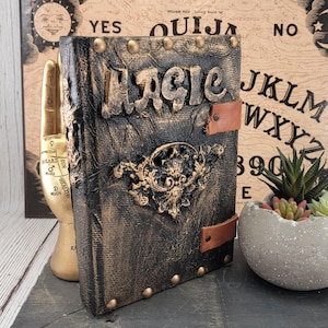 Gruselige Magie Buch Requisite, Gothic Dekor, Witchy Dekor, Halloween Bücher, Altered Bücher, Altered Buchkunst, Halloween Dekoration, Zauberbuch, Creep