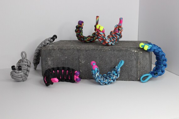 paracord cat toy