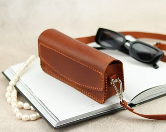 Handmade Leather Sunglasses Case/ Monogram Eyeglasses Cover/  Slip Sleeve Reading Glasses Case/ Spectacles Holster/ Minimalist Glasses Case/