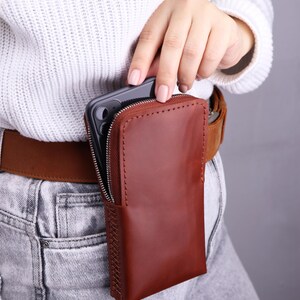 Handmade Leather Smartphone Holster: Zip Case with Belt Clip, Personalized image 20