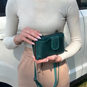 Personalized Crazy Horse Leather Crossbody Phone Wallet Bag: RFID, Vintage Style Leather Shoulder Purse 画像 14