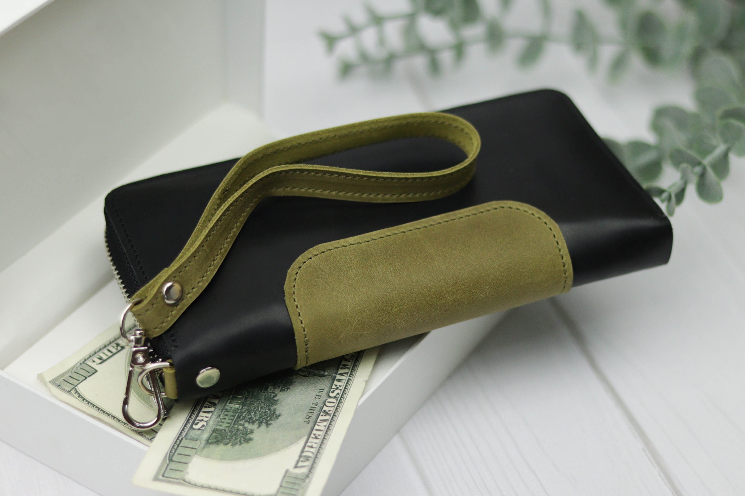 The Cael Handmade Leather Coin Purse