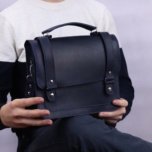 Petite serviette en cuir avec bandoulière/ sacoche à poignée supérieure pour homme/ sac messager bleu/ sac à bandoulière en cuir/ sac à bandoulière pour documents image 9