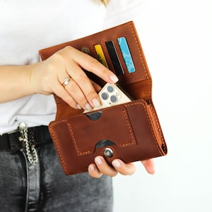 Handmade Natural Leather Western iPhone Wallet, Hand Stitched Bifold Smartphone Purse, Personalized Leather Clutch for Bills & Card Slots
