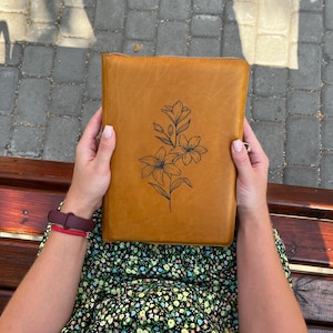 Copertina per libro in pelle su misura, copertina per libro in pelle personalizzata fatta a mano, custodia per Bibbia in pelle con cerniera, custodia in pelle di mucca per libri di grandi dimensioni
