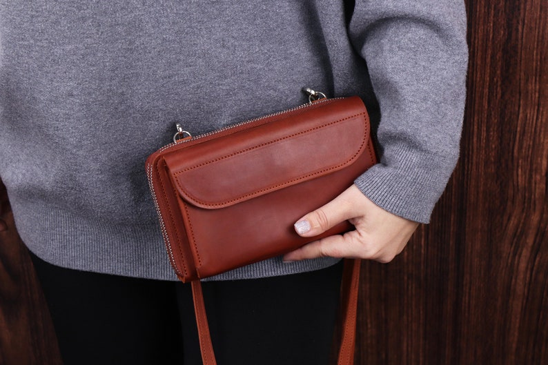 Leder Damen Tasche für iPhone 15/iPhone 15 Pro/Braun Doppelt Geldbörse/Handy Umhängetasche/kleine Crossbody Portemonnaie/Geldbeutel mit eingebauter Brieftasche Cognac