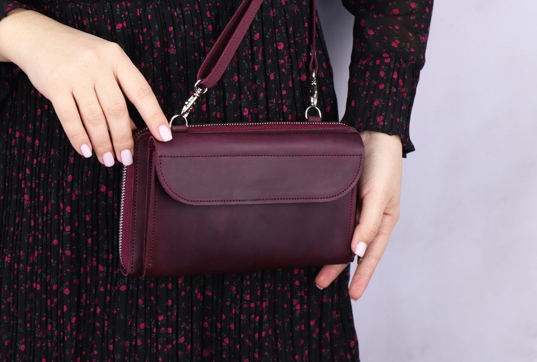 Womens Leather Crossbody iPhone Wallet/ Zip Shoulder Cell Phone Bag