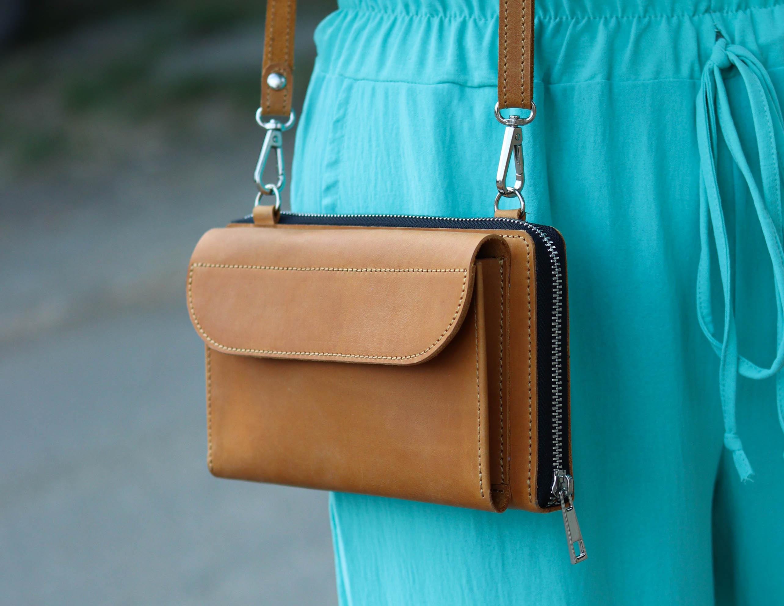 極美品】モリニPhone Shoulder Wallet - Camel